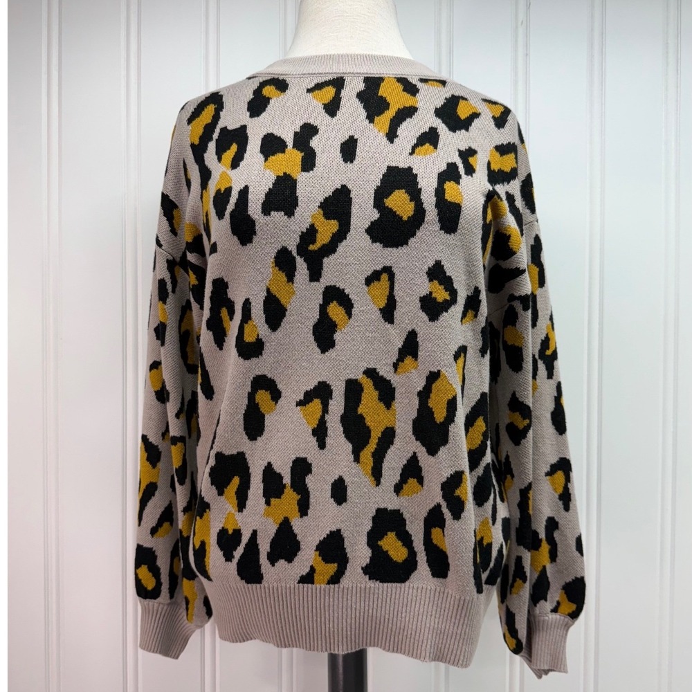 Leopard Print Crew Neck Long Sleeve Sweater Top Beige Yellow Black Size Medium - Picture 2 of 10
